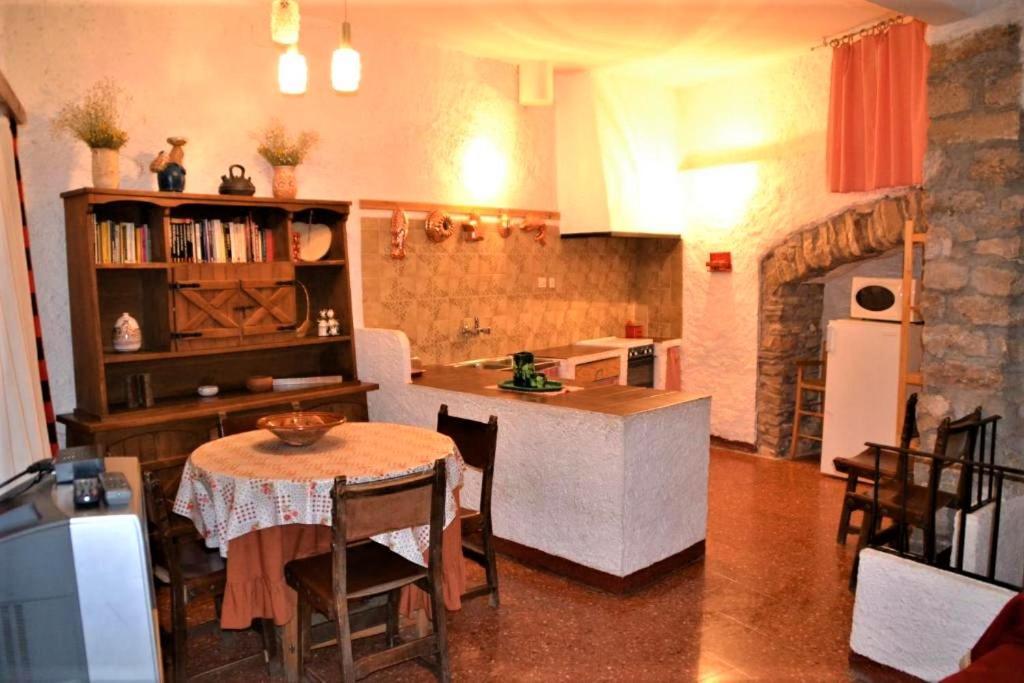 Casa Rural Con Cueva - Cal Gravat Montsonis Zewnętrze zdjęcie